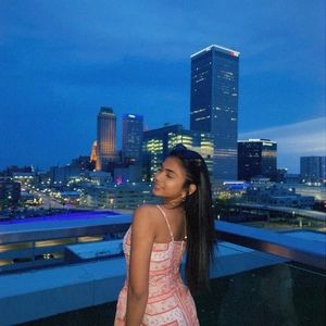 Meet your Posher, Pari